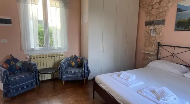 Independent Little House with Garden