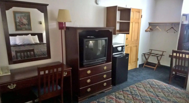 Crossroads Heritage Motel, Забронировать Мотель Уэнтзвилл Миссури, рядом с Парк Quail Ridge
