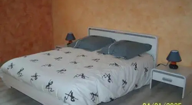 Au Pays d'Or, Book Hotel Vielverge Burgund