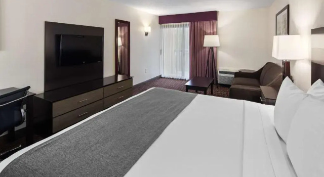 Номер Standard с красивым видом из окна Best Western Oak Manor