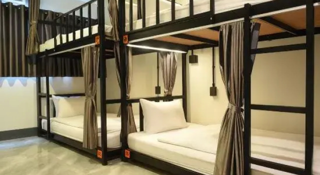 Кровать в общем номере KOKO Party Hostel 18-40