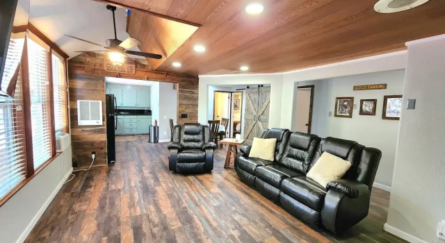 Апартаменты Miners Suite in Shaver Lake