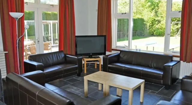 Beautiful family house with wood stove near the North Sea, Reserva ahora Apartamento Apartamentos en Haamstede, Apartamento