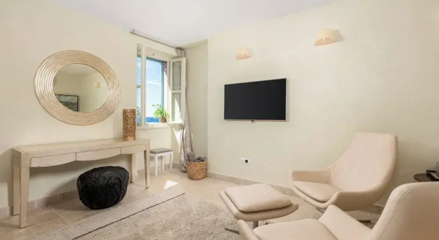 Апартаменты Natasha's Beachfront