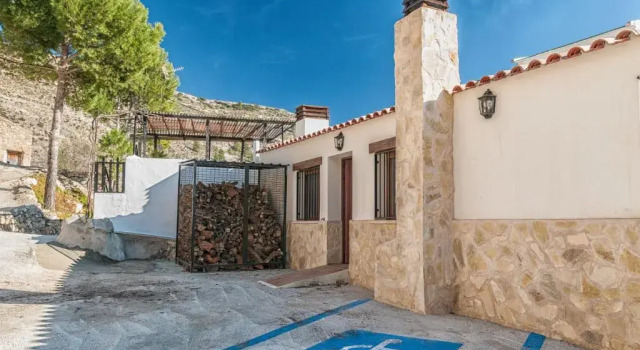 ALCALA DEL JUCAR Casa Rural 5 ESTRELLAS, Rio Tranquilo 2, Забронировать Отель Отели Алькала-дель-Хукар с парковкой, Парковка