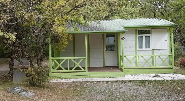 2 makuuhuonetta Chalet Camping les Bonnets
