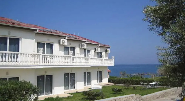 Mosquito Beach Club, Rezerwuj Hotel Kyrenia 