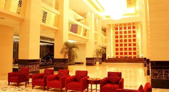 Liuhu Hotel (Hot Spring Garden Hotel), Book Hotel Hoteller i Dezhou med parkering, Parkering