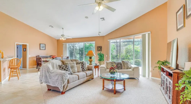 1 Mi to Rainbow Springs State Park: Home w/ Lanai!, Prenota Casa vacanze Dunnellon Florida