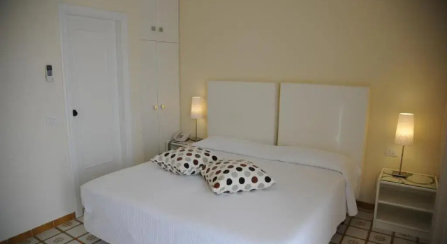 Via Capo Rooms