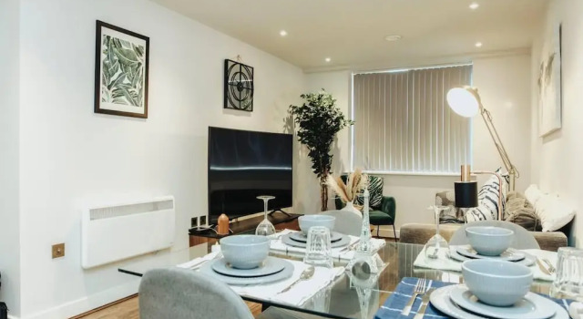 Апартаменты с балконом Stunning 2-bed Apartment in Birmingham