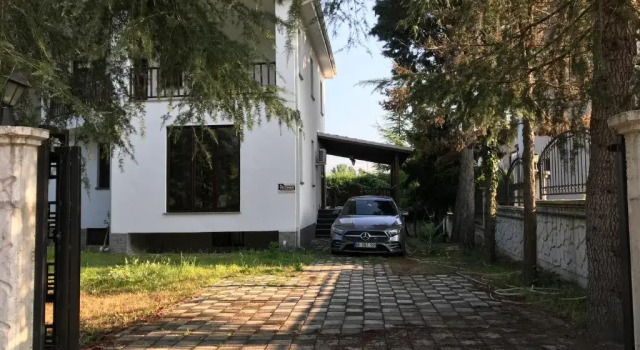 Вилла 5 bedrooms private house with sauna and 500 m2 garden
