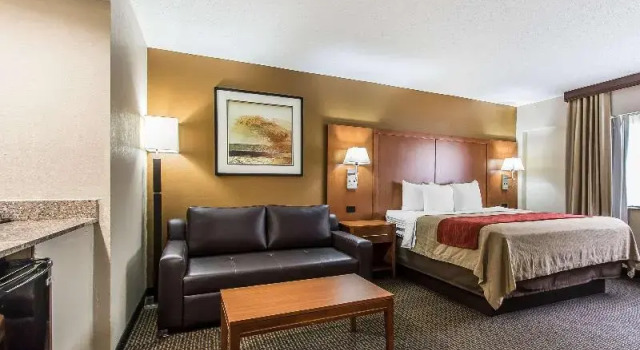 Номер Standard SureStay Plus by Best Western Mobile I-65
