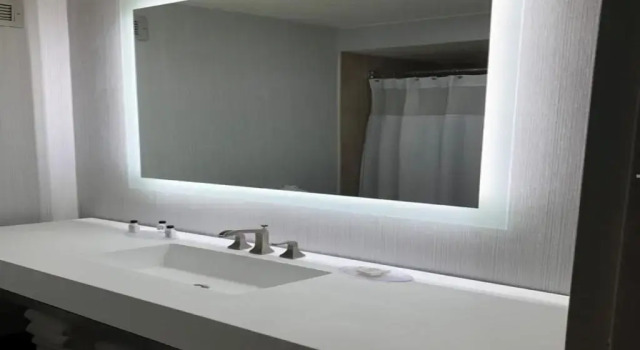 Четырёхместный номер Standard Crowne Plaza Hotel Chicago-Northbrook