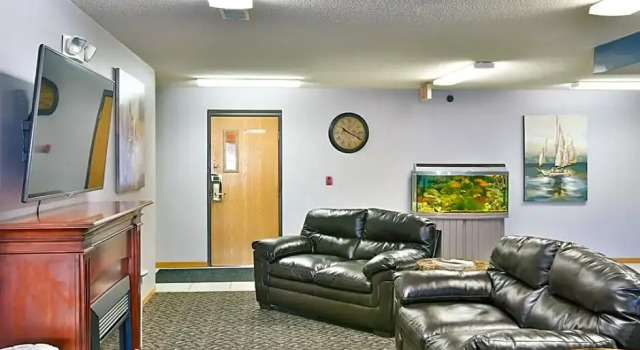 Четырёхместный номер Standard Amerivu Inn And Suites New Richmond