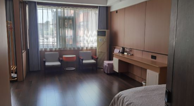 Люкс Deluxe Guanghua Hotel