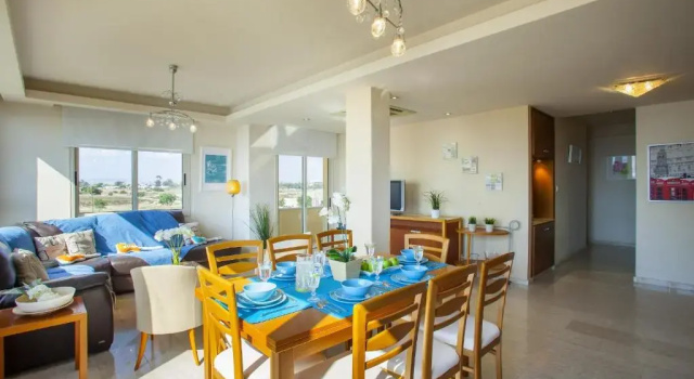 Appartamento Mackenzie Beachfront Eftyhia Suite