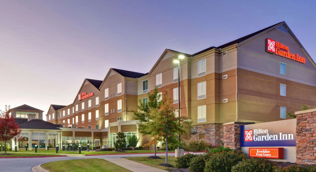 Hilton Garden Inn Fayettevile, Varaa Hotelli Fayetteville 