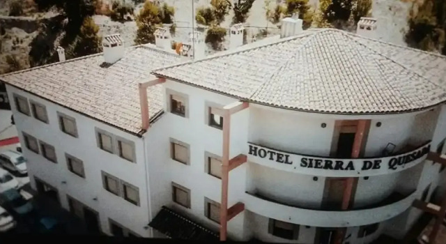 Hotel Sierra de Quesada SL, Забронировать Отель Отели Кесада с парковкой, Парковка