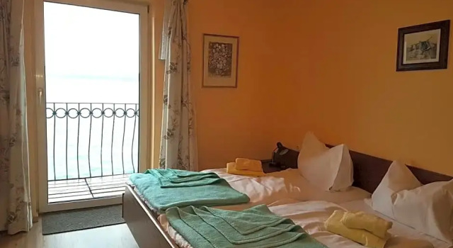 Seegasthof zur Landeroith, Book Hotel Weyregg 