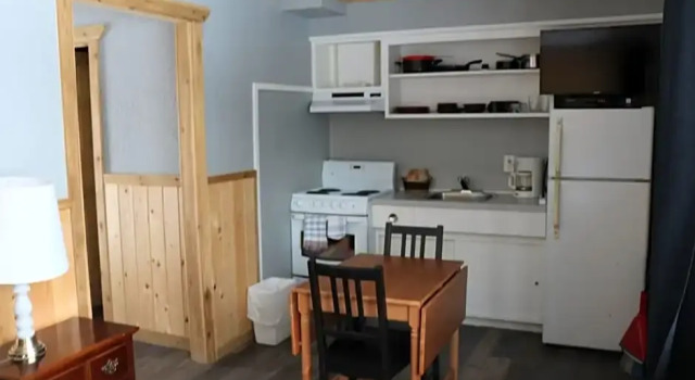 Номер Standard с видом на озеро Jasper Way Inn Resort & Campground