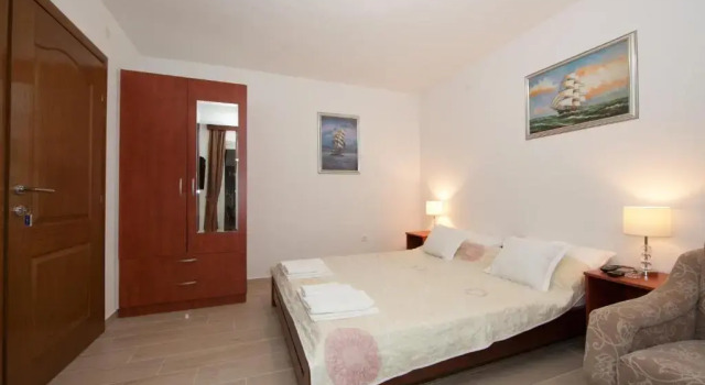 Студия Apartments Šarić