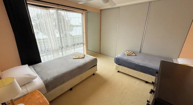 Номер Superior Пентхаус с 3 комнатами с балконом и с видом на озеро Heyfield Motel and Apartments