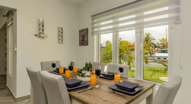 Brand NEW 3BR 2BA Villa With Amazing Amenities, Varaa Villa Noord Aruba
