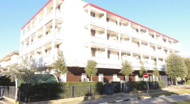 Condominio Quadrangolo-Gemini, Prenota Appartamento Hotel a Veneto con parcheggio, Parcheggio