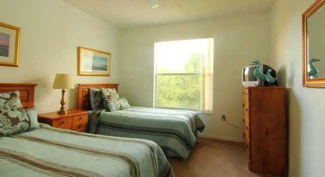 6 Bed 2525