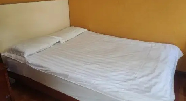 Номер Standard Shanghai Peace Ju Hotel