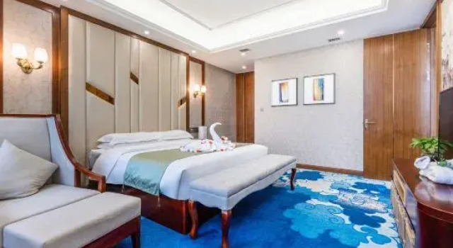 Люкс Deluxe Xinjiang Runjin International Hotel (Kuitun Meimei Park)
