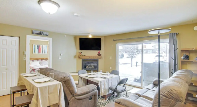 Апартаменты First-floor Big Sky Condo With Hot Tub!