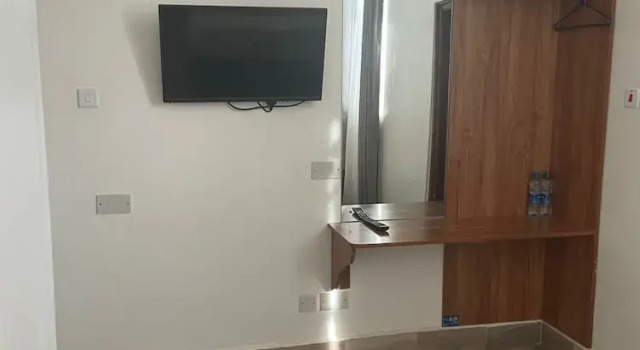 Hotel Vesloni, Đặt Khách sạn Khách sạn 4 sao ở Central, 4*