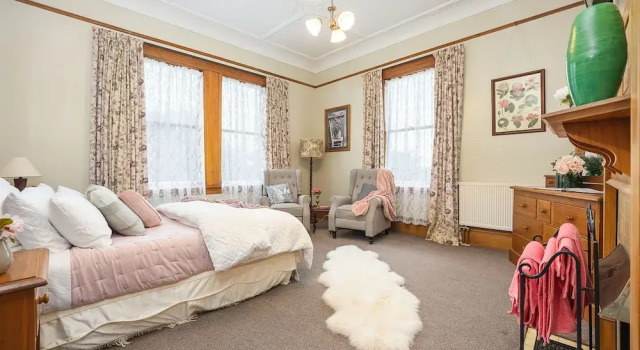 Люкс Luxury The Fern & Thistle Boutique Accommodation- Drinks, Hotpool, Sauna