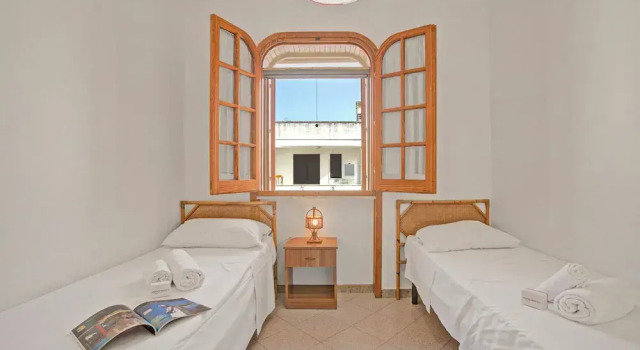 Casa Marangi 250 meters from the sea, Buchen Sie Ferienhaus Villen in San Foca, Villa
