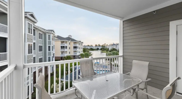 Magnolia Pointe Luster Leaf 4821-301