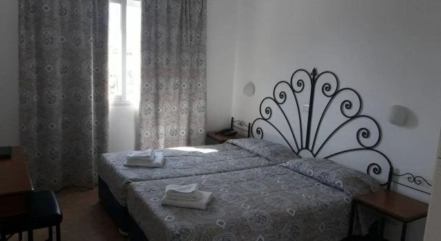 Nicki Holiday Resort, Book Ferieresort Hoteller i Polis med parkering, Parkering