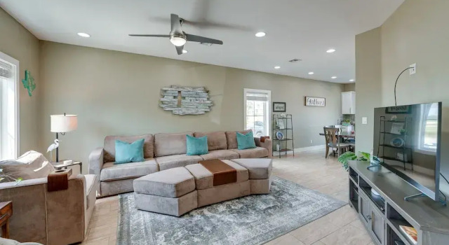 Апартаменты Bright, Modern Corpus Christi Condo: 2 Mi to Beach