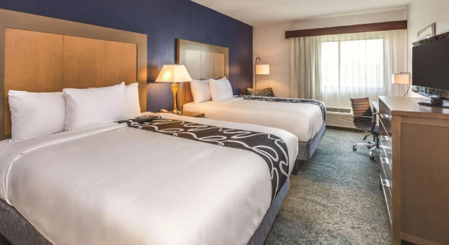 Четырёхместный номер Standard La Quinta by Wyndham Philadelphia Airport