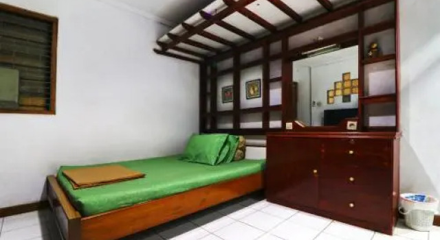 Old Town Guest House, Забронировать Гостевой дом Отели Джакарты с парковкой, рядом с Glodok Market, Парковка