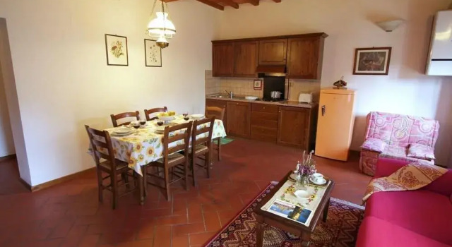 Exquisite Farmhouse in Poppi, Tuscany with Swimming Pool, Book Hotel Hotels in Poppi with Parking, Parking