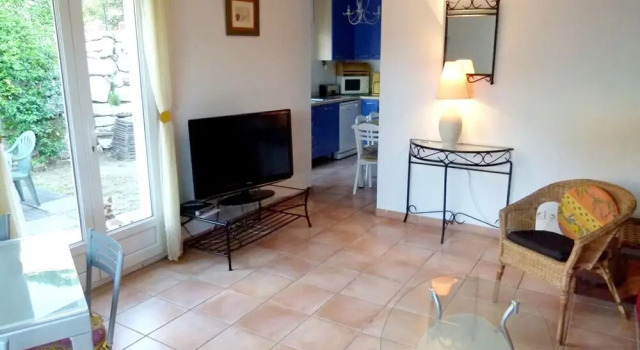 House with 3 Bedrooms in Sainte-Maxime, with Wonderful Mountain View, Enclosed Garden And Wifi - 200 M From the Beach, Забронировать Дом для отпуска Сент-Максим Mimosa Road