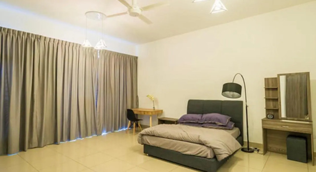 4-Bedrm ensuite family friendly house near Aeon Bukit Indah, Varaa Hotelli Hotellit Johor pysäköinnillä, Pysäköinti