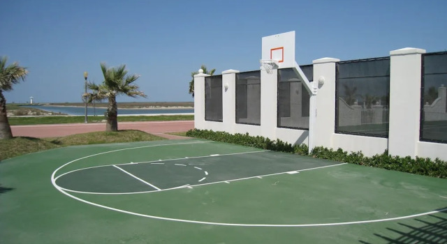 Коттедж Avalon - Townhouse At The Shores 4 Bedroom Home by RedAwning
