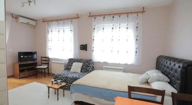 Студия Apartments Leon