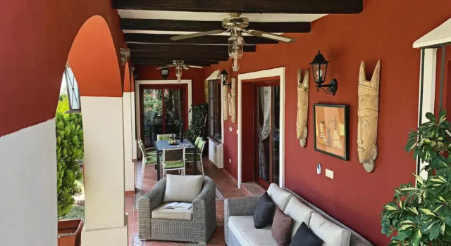 VILLA NABRISA MARBELLA, 5 BEDROOM, PRIVATE POOL, GARDEN, BBQ, Забронировать Вилла Марбелья Коста-дель-Соль, рядом с Пляж Эль-Пинильо