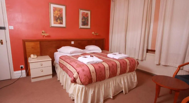 Двухместный номер Standard Russell Hotel