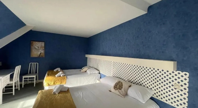Четырёхместный семейный номер Standard c 1 комнатой Hôtel Le Phare