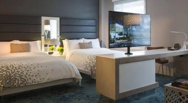 Четырёхместный номер Standard Renaissance Albany Hotel